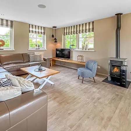 5 Bedroom Gorgeous In Holiday home Noordwijk