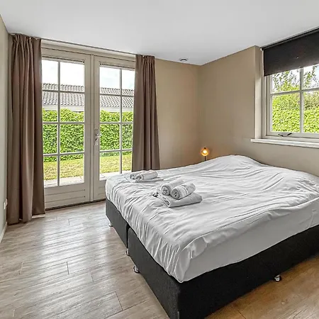 5 Bedroom Gorgeous In Holiday home *