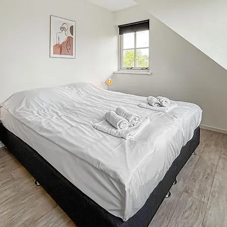 5 Bedroom Gorgeous In Holiday home Noordwijk