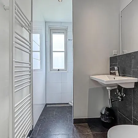 5 Bedroom Gorgeous In